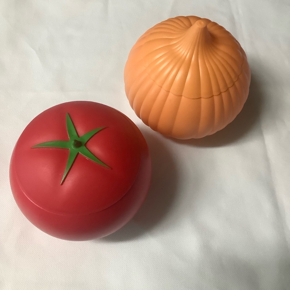 Pretend Tomato and Onion Shaped Containers Toppings and Mini Sauce Packages